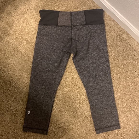 Lululemon Crops - Picture 2 of 4